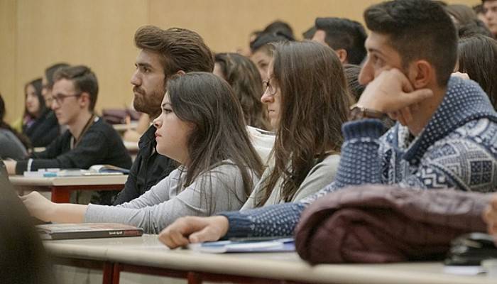 Açıköğretim’de ücretsiz Açıköğretim’de ücretsiz yüzyüze dersler başlıyoryüzyüze dersler başlıyor