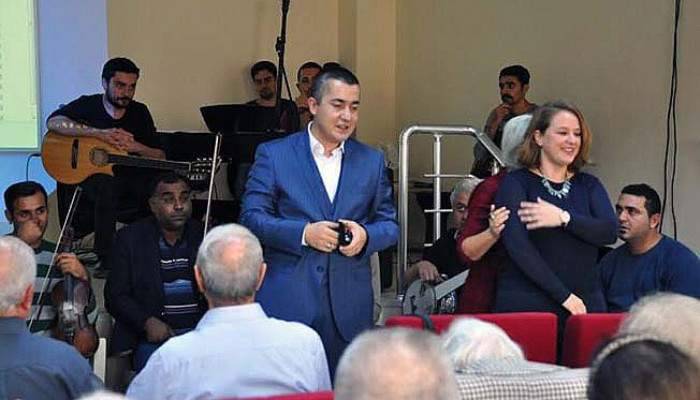 Kıdemli kentlilerle buluştu