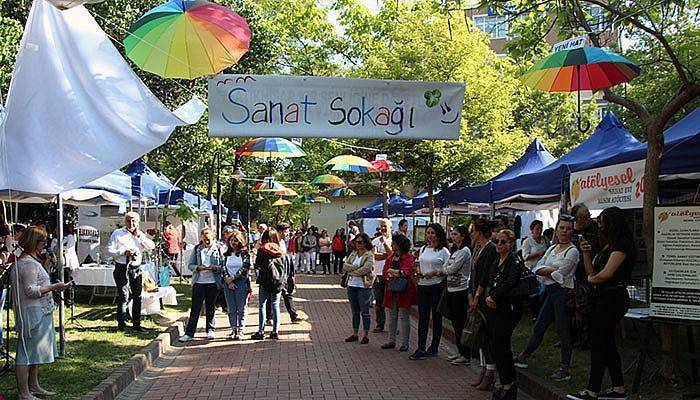 2. Sanat Sokakta buluşması başladı