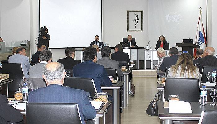 Belediye meclisinde sessiz boru bitmeden, Milli Eğitim tartışması başladı