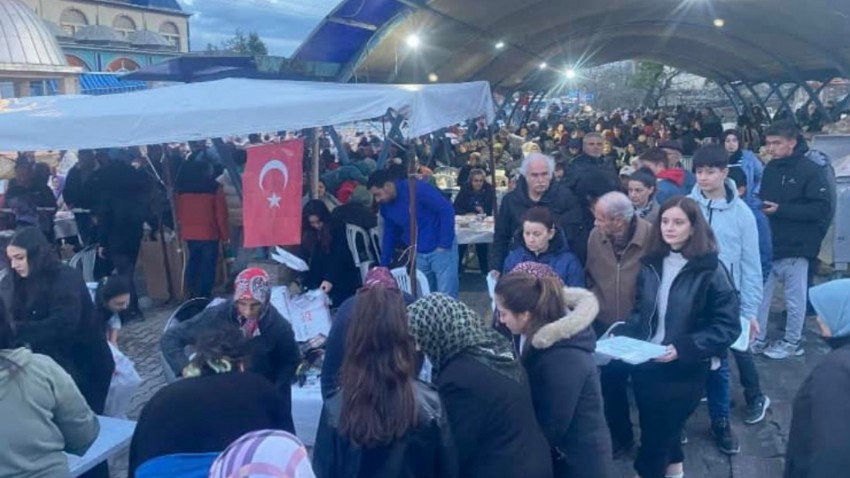  MHP Ayvacık'ta büyük katılımlı iftar programı gerçekleştirdi