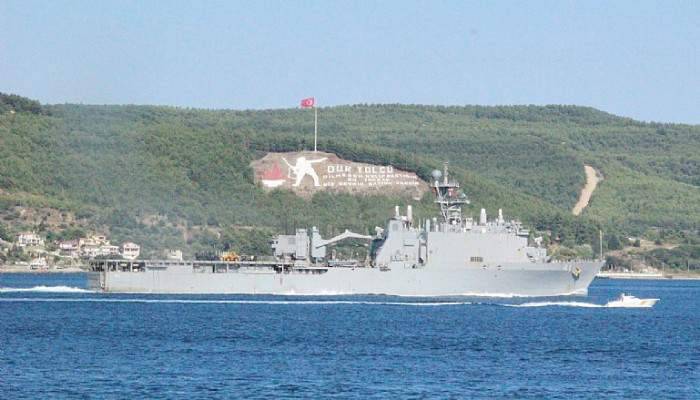 ABD Savaş Gemisi Boğaz'dan Geçti