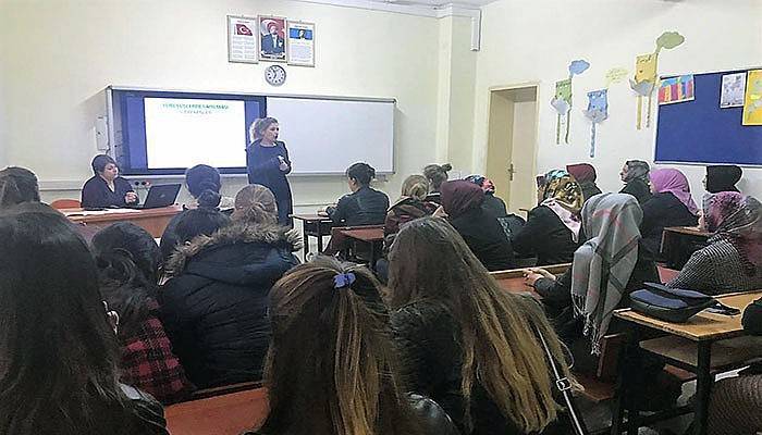 Lapseki Devlet Hastanesinde vatandaşlara eğitim