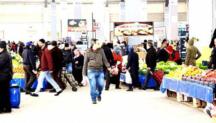 CORONA VİRÜSÜ GÖLGESİNDE PAZAR ALIŞVERİŞİ
