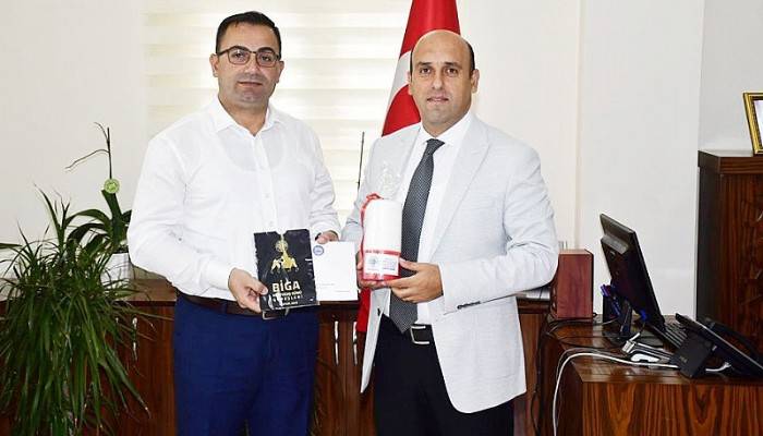 BAŞKAN ERDOĞAN KIRMIZI DİPLİ MUMLA DAVET ETTİ