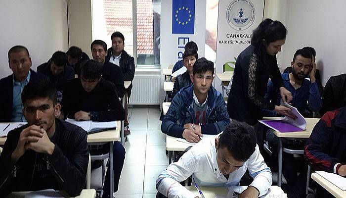 Göçmenler, Türkçe öğreniyor