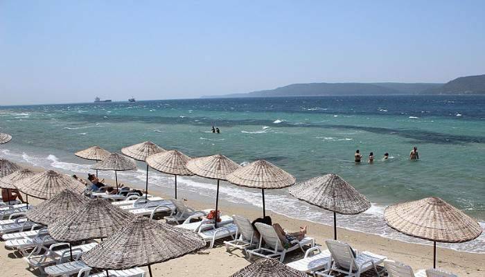 ıcaktan bunalan vatandaşlar soluğu Kepez Plajı'nda aldı