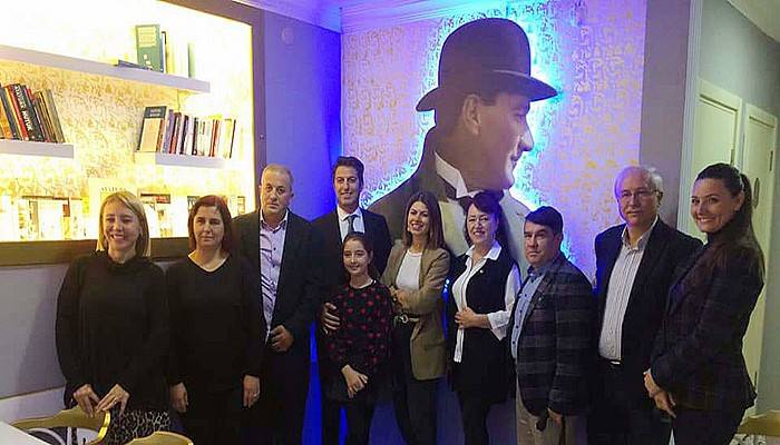 Ata Pastanesi’ne Atatürk kitap köşesi