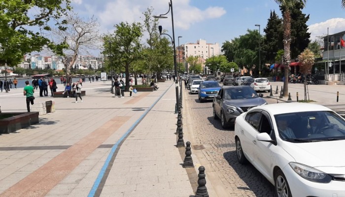 Köprüye Rağmen Kuyruk Devam Etti