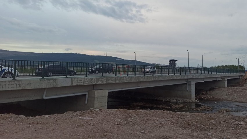 Çanakkale Sarıçay üzerinde yeni köprü trafiğe açıldı (VİDEO)