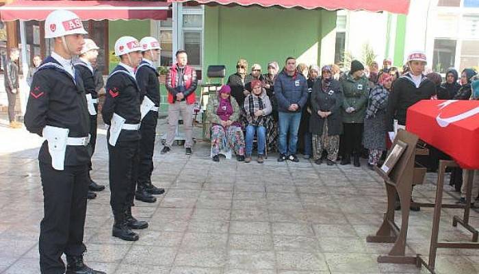 Tabancasıyla intihar eden uzman çavuş, Çanakkale'de toprağa verildi