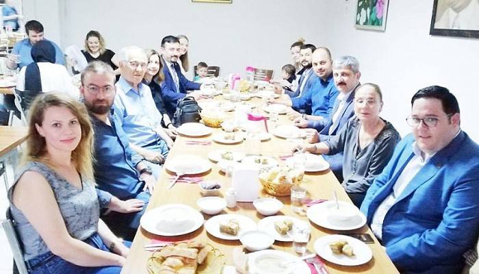 HUZUR EVİNDE ANLAMLI İFTAR