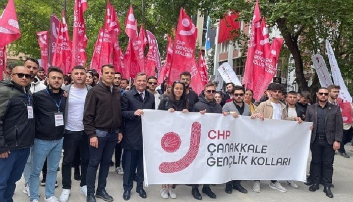 Çanakkaleli Gençler Atasının Huzurunda