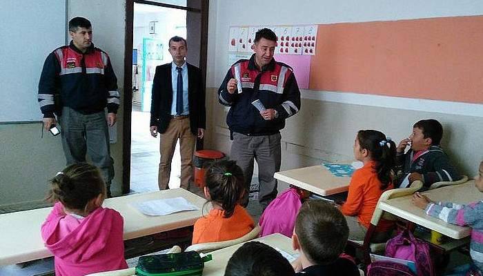 Jandarma Trafik Timlerinden İlkokul öğrencilerine eğitim