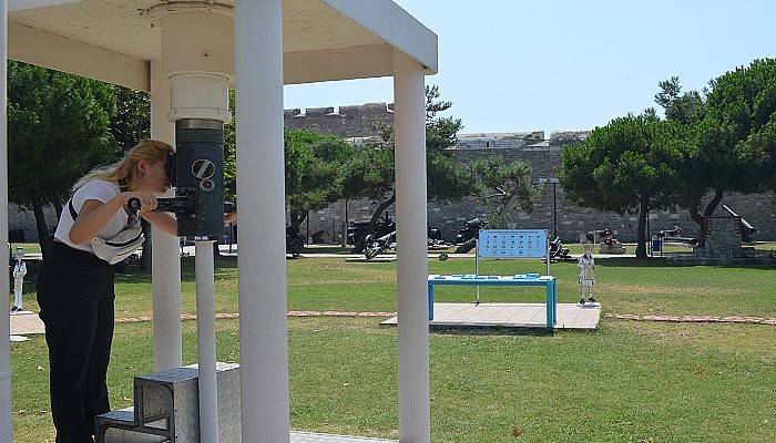 14 Metrelik Periskop büyük ilgi görüyor