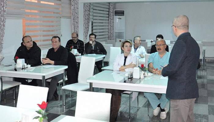 Hekimlere 'akılcı antibiyotik kullanımı' eğitimi