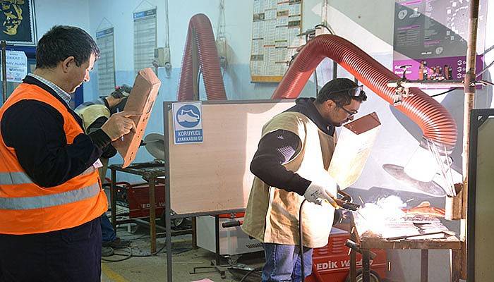 Mesleki Yeterlilik Sınavları Devam Ediyor