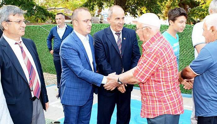 Turan, Bayram Namazını Kumkale Köyünde Kıldı