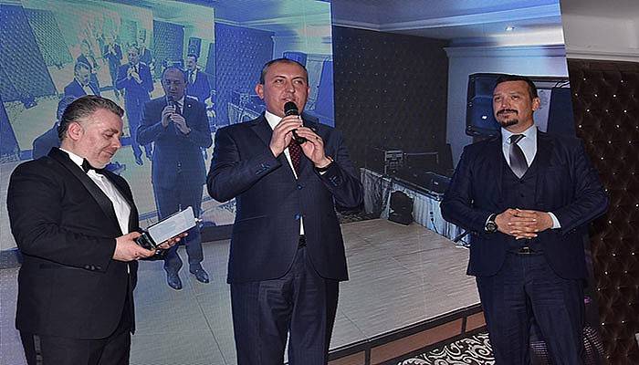 Biga Belediyesi'ne 'Yılın En Başarılı İlçe Belediyesi' ödülü