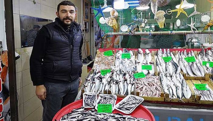 Denizde hamsi azaldı, fiyatı 30 liraya çıktı!
