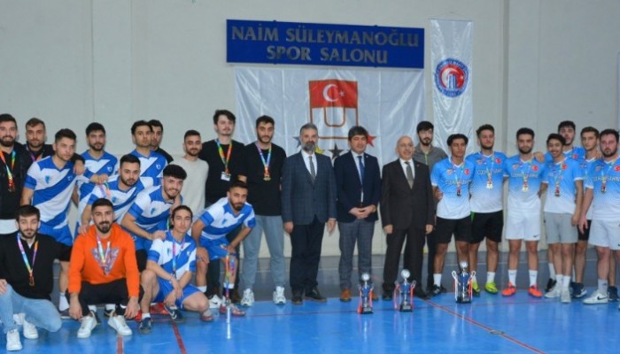 ‘Bağımlı Olma, Sporcu Ol’ Futsal Turnuvası Final Karşılaşması ve Ödül Töreni Gerçekleşti