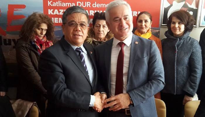 CHP’de Metin Ümit Ural adaylığını açıkladı (VİDEO)