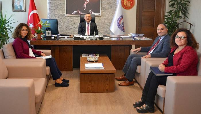 Ebeler için Güncel Yaklaşımlarla Doğuma Bakış Eğitimi Konulu İşbirliği Protokolü imzalandı