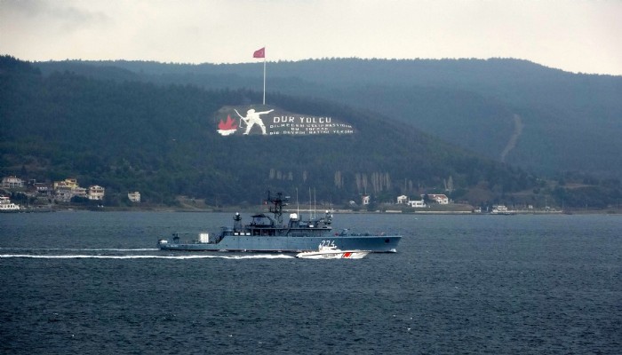 Rumen mayın gemisi, Çanakkale Boğazı'ndan geçti (VİDEO)
