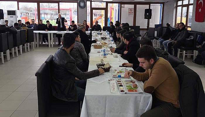 Lapseki Ak Parti ilçe teşkilatı kahvaltıda buluştu