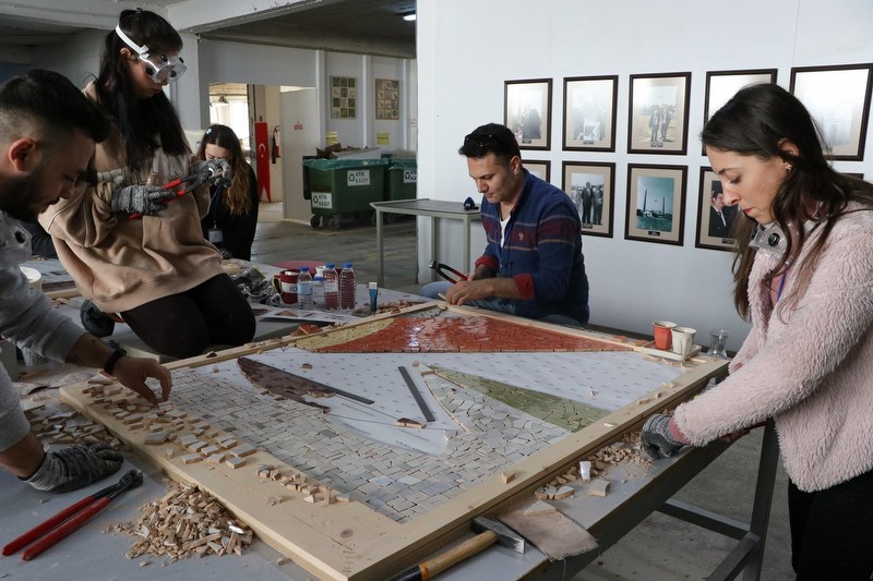 Çanakkale’de Seramik fabrikasının atıkları dev sanat eserine dönüşüyor