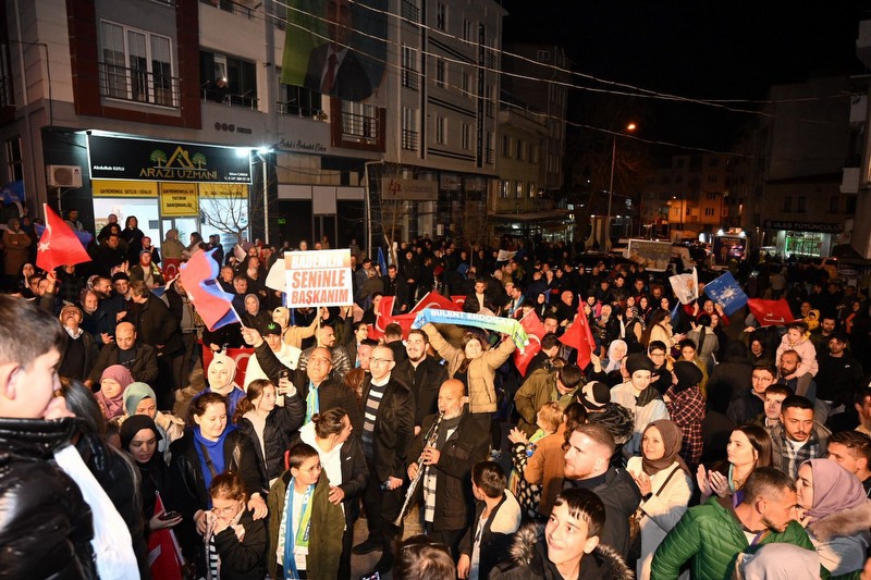 Biga Belediye Başkan Adayı Bülent Erdoğan, İlk Mitinginde Büyük İlgi Gördü