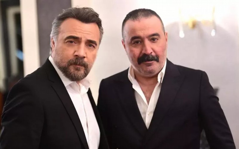 Oktay Kaynarca,Mustafa üstündağ