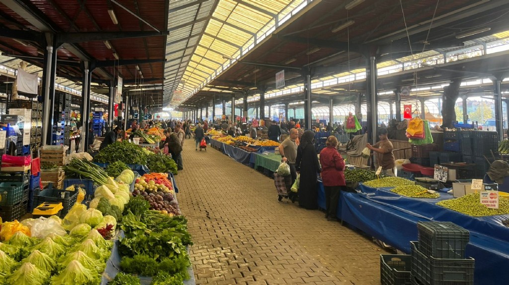 Çanakkale Salı Pazarında Fiyatlar Düştü