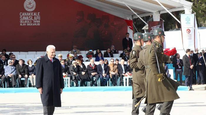 Çanakkale Zaferi'nin 102. yılında, Çanakkale Şehitler Abidesi’nde tören