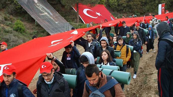 5 bin kişi, 57. alayın izinde, Conkbayırına yürüdü