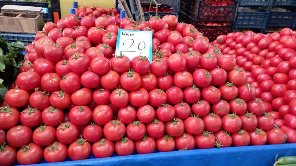 Çarşamba pazarında sebze meyve fiyatları ne?