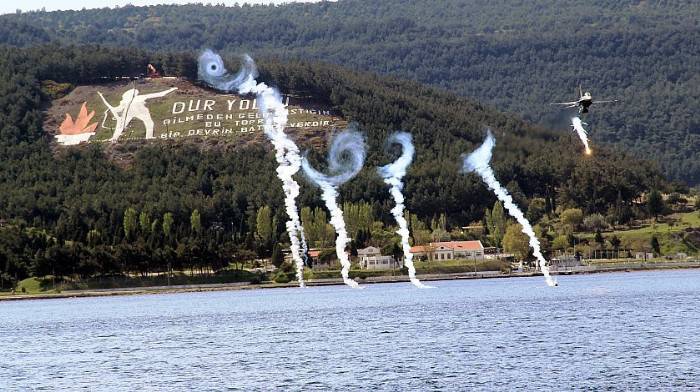 'SOLOTÜRK' bir kez daha hayran bıraktı 