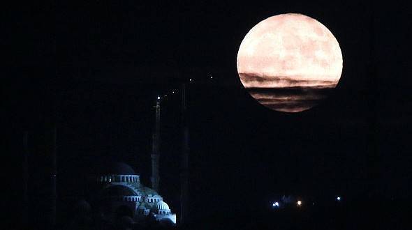 Süper Ay Türkiye'de böyle görüntülendi