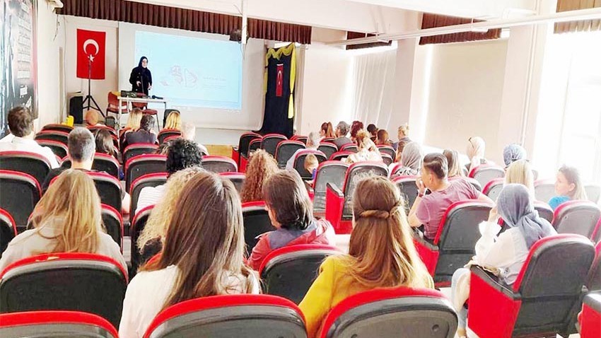 Öğretmenlere Kronik hastalıklar hakkında bilgilendirme toplantısı