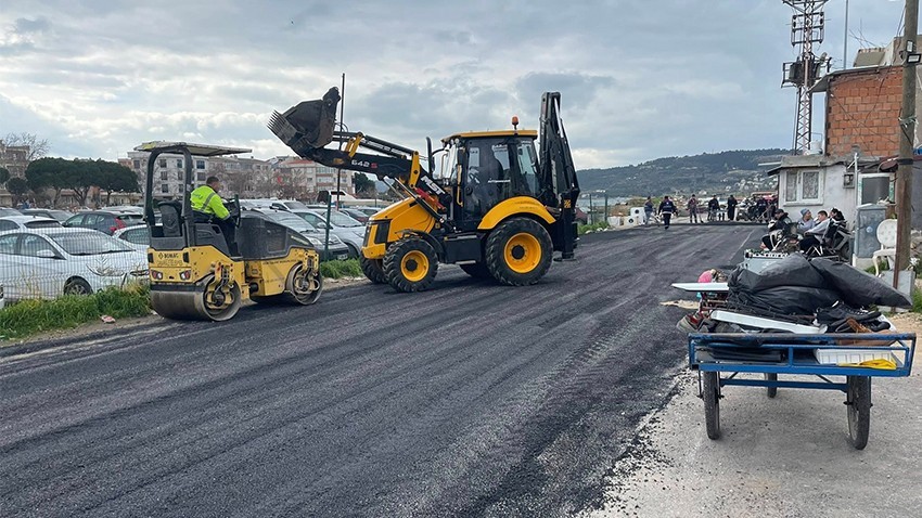Sarıçay Kenarında Yol Yenilendi