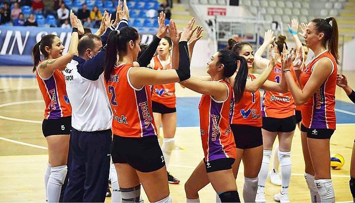 Belediyespor Bayan Voleybol Takımı Evinde Galip 