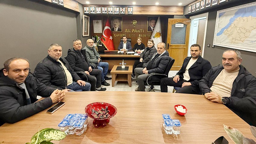 AK Parti Lapseki Teşkilatında Haftalık Toplantı: Gündem Üye Çalışmaları