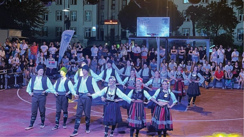 Ülkelerin dansları Çanakkale’ye taşındı.