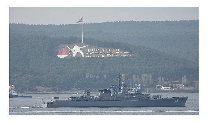 Bulgar savaş gemisi 'Verni' Çanakkale Boğazı'ndan geçti (VİDEO)