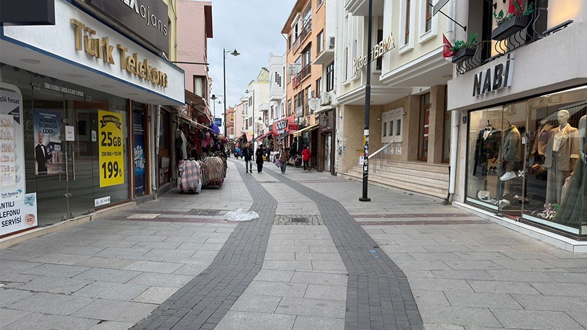 Çanakkale’de Bayram Sessizliği, Hava Muhalefeti Turizmi Vurdu