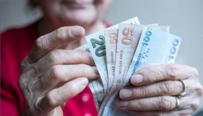 Emekliler yeni yılda çifte zam bekliyor