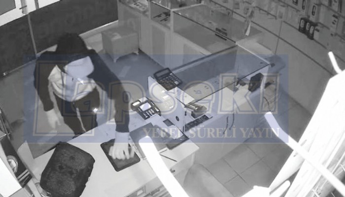 Cep Telefonu Hırsızlığı Güvenlik Kamerasında (VİDEO)