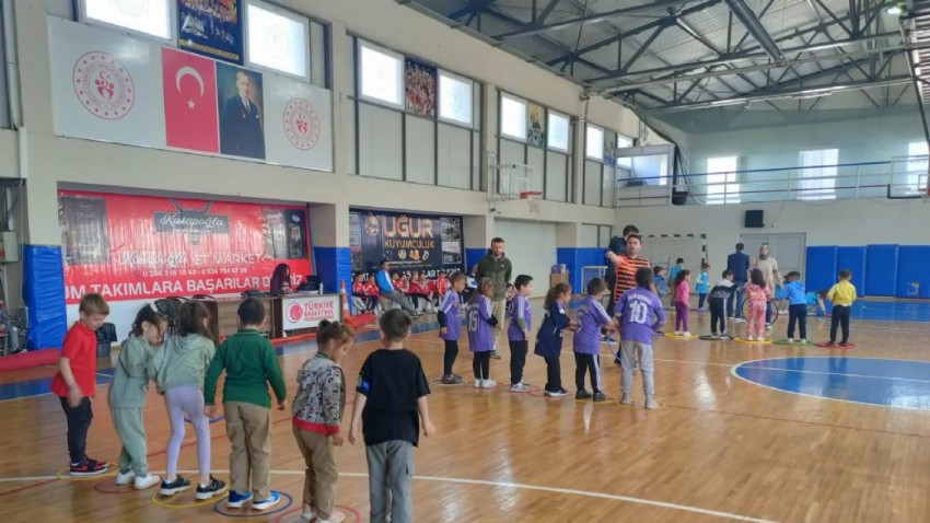 Biga'da Geleneksel Çocuk Oyunları İlçe Finali Yapıldı