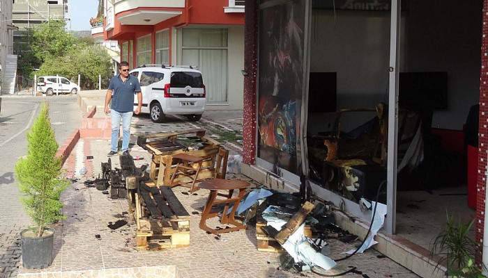 İnternet Kafe Kundaklandı