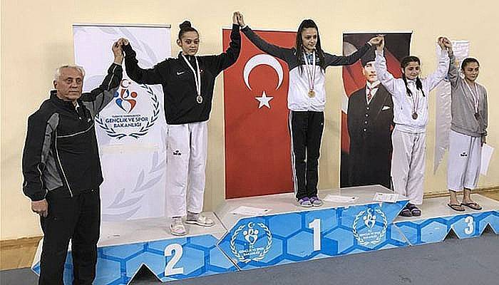 Gençler Türkiye Taekwondo Şampiyonu Emine Göğebakan oldu